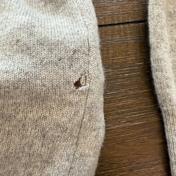 Cashmere V-neck sweater Size Large - Picture 9 of 12